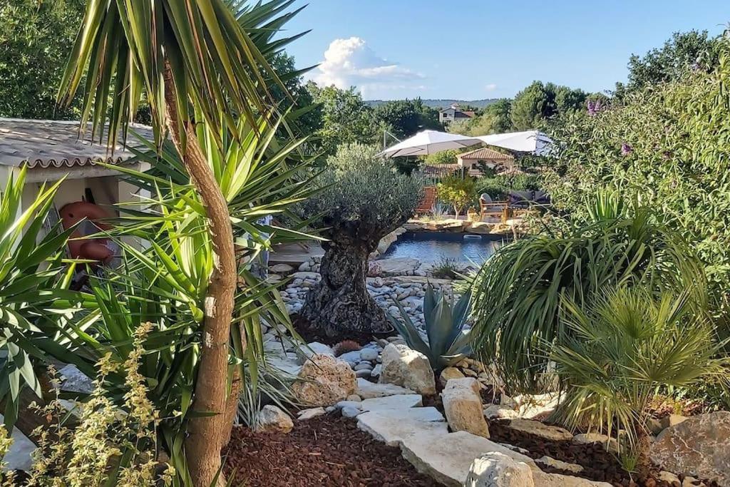 Une Oasis Au Pays De Cezanne Aix-en-Provence Luaran gambar